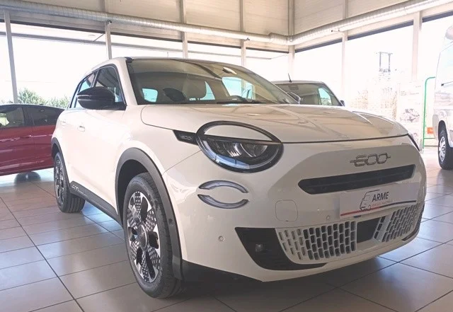 FIAT 600 600 1.2 MHEV La prima DDCT 74kW
