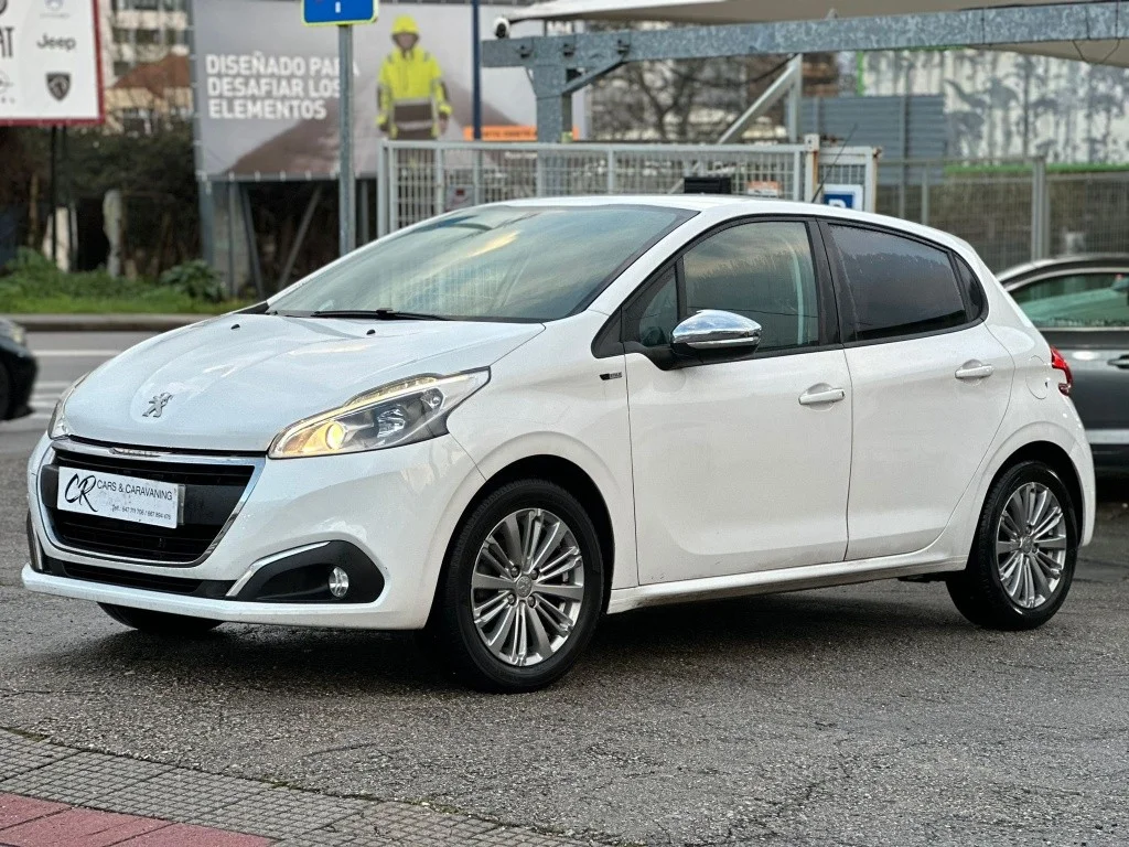 PEUGEOT 208 208 1.2 PureTech Style 82