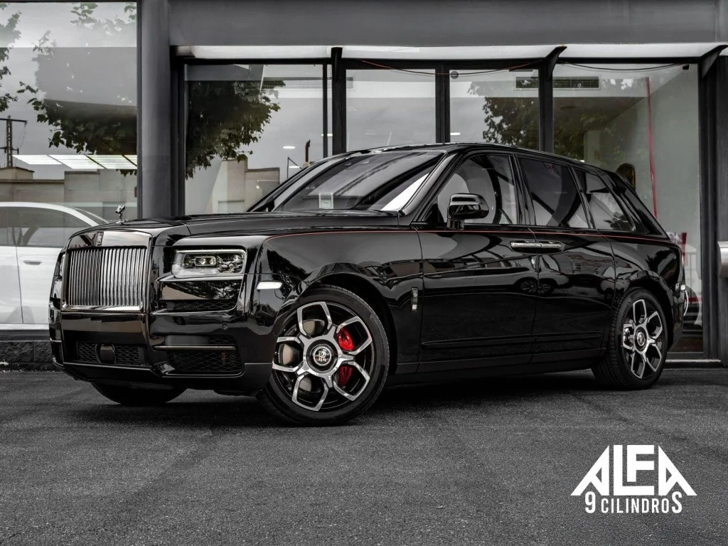ROLLS-ROYCE Cullinan Cullinan Black Badge