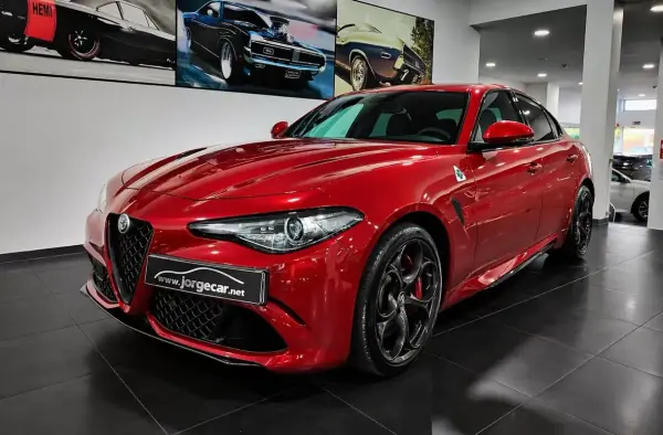 Alfa Romeo Giulia 2018 2.9 Bi-Turbo Quadrifoglio AT8