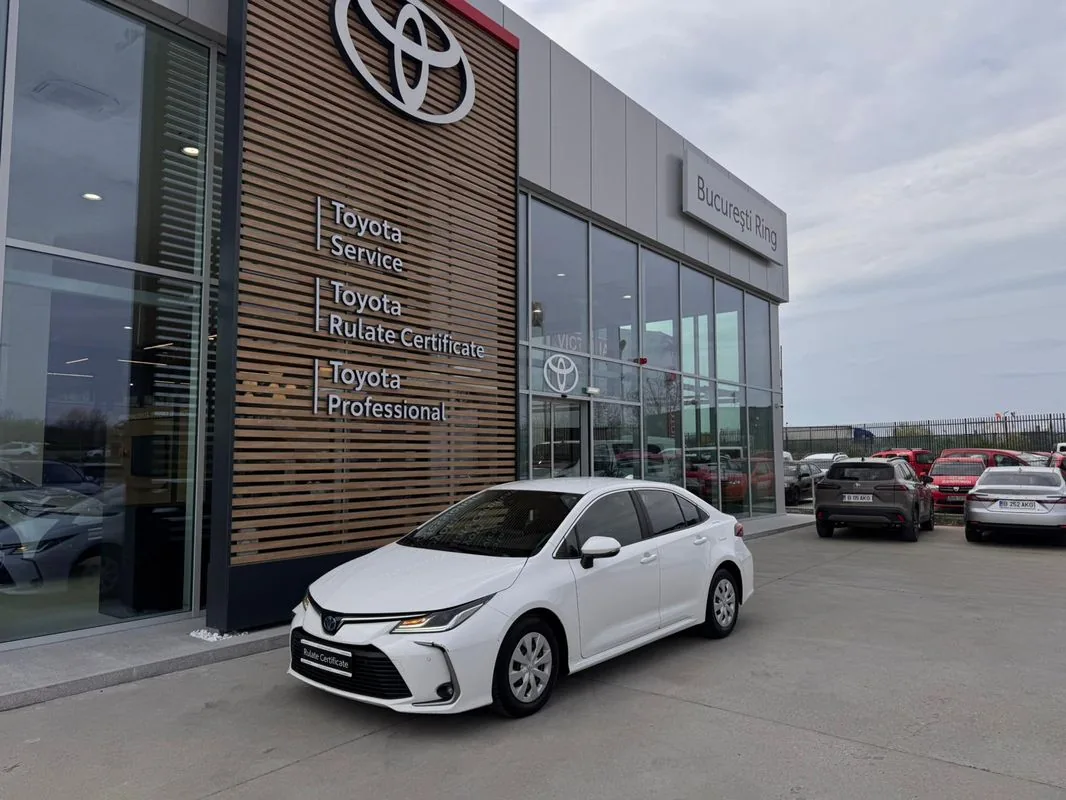 Toyota Corolla 1 8 Hsd Business 2022