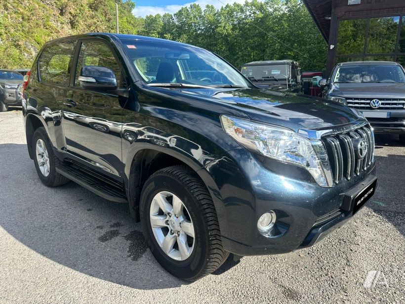 TOYOTA Land Cruiser Land Cruiser D-4D VX
