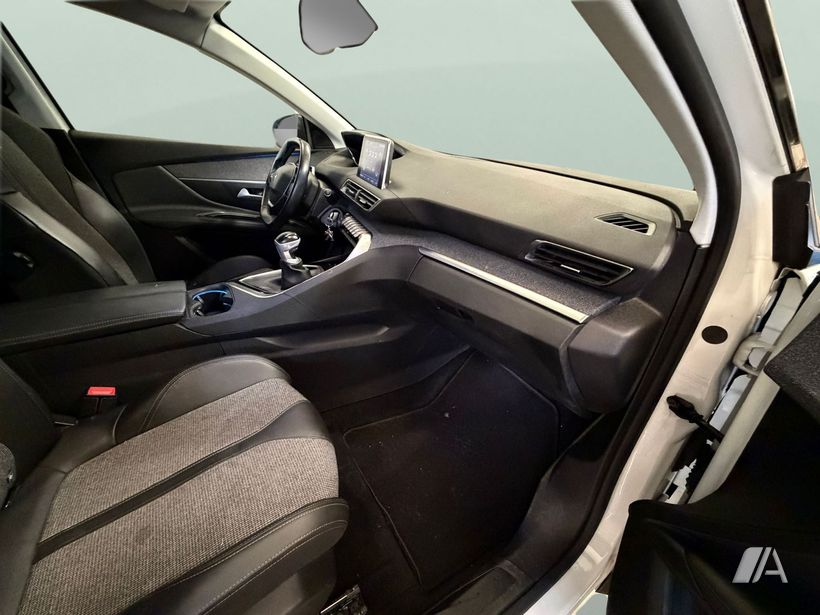 PEUGEOT 3008 SUV 3008 1.2 S&S PureTech Allure 130