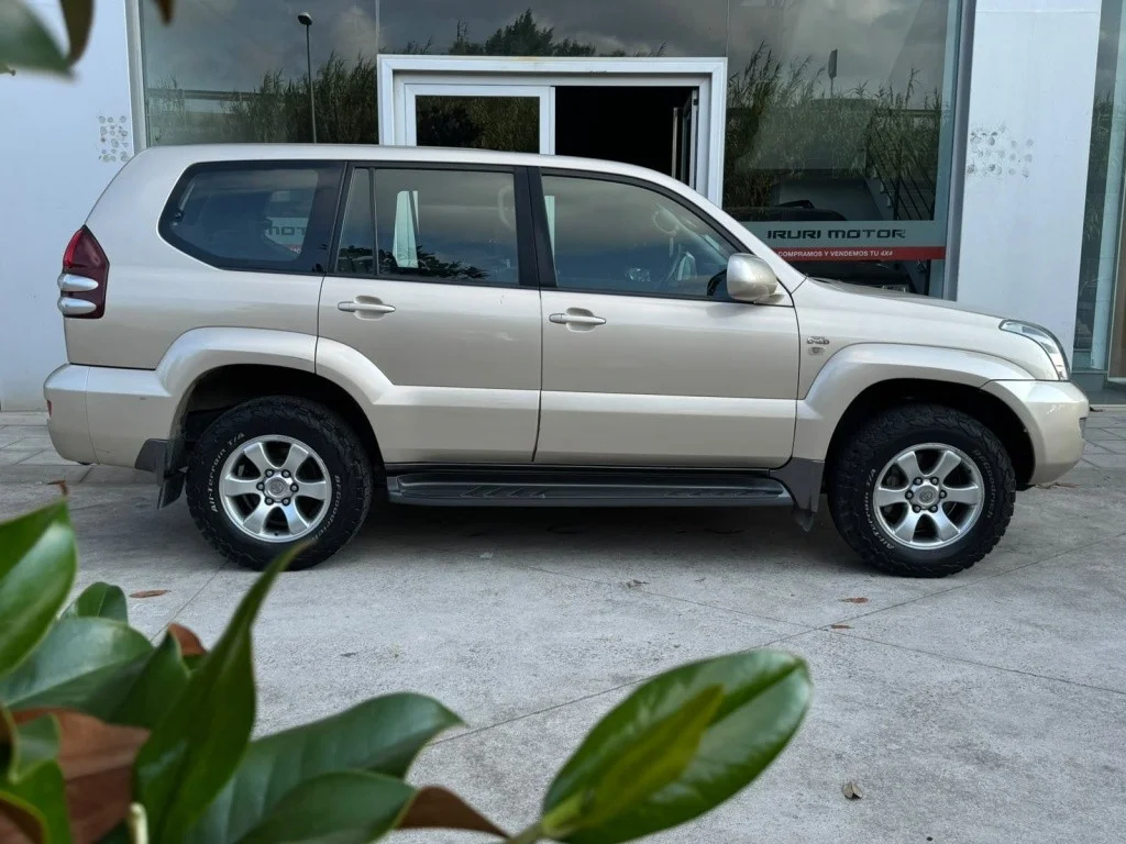 TOYOTA Land Cruiser Land Cruiser D-4D VX