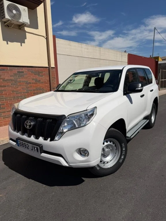 TOYOTA Land Cruiser Land Cruiser D-4D GX