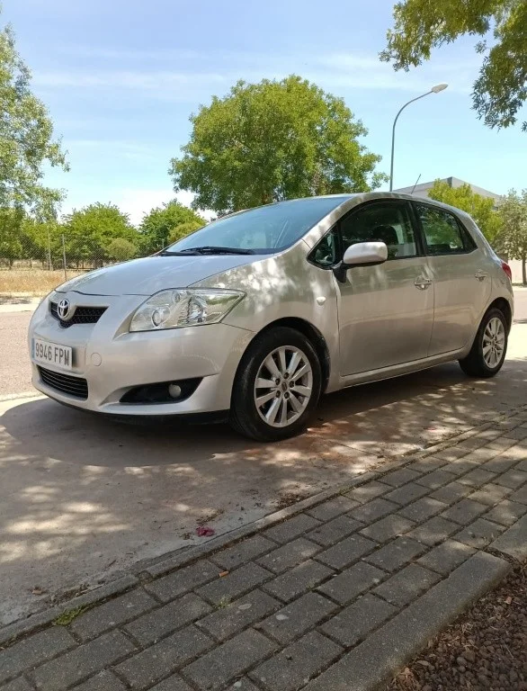 TOYOTA Auris Auris 2.0D-4D Luna