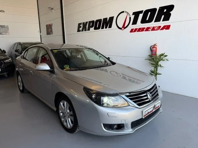 RENAULT Latitude Latitude 2.0dCi Privilege