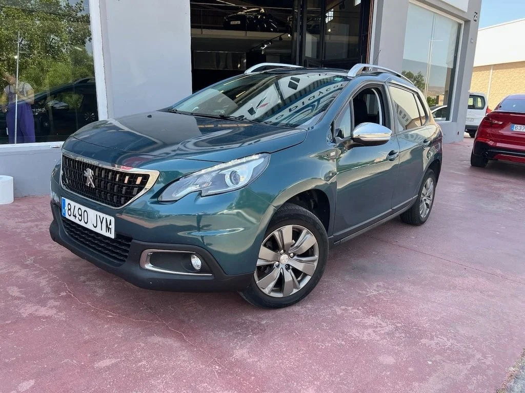 PEUGEOT 2008 2008 1.2 PureTech Style 82