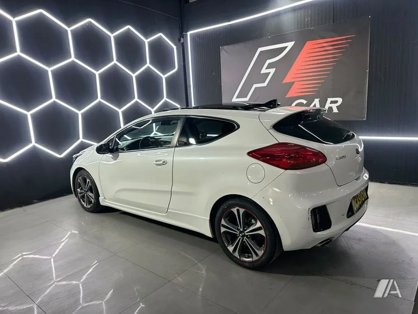 KIA Cee´d Pro_Cee´d 1.6CRDI VGT GT Line 136