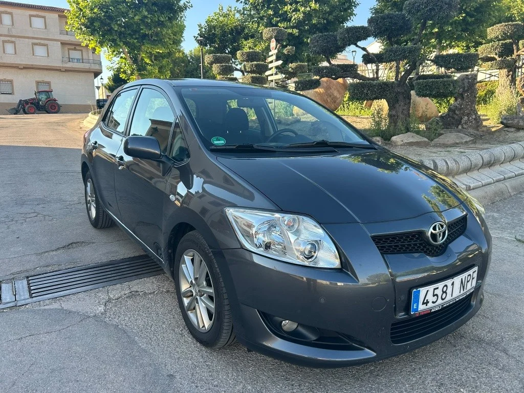 TOYOTA Auris Auris 2.0D-4D Advance