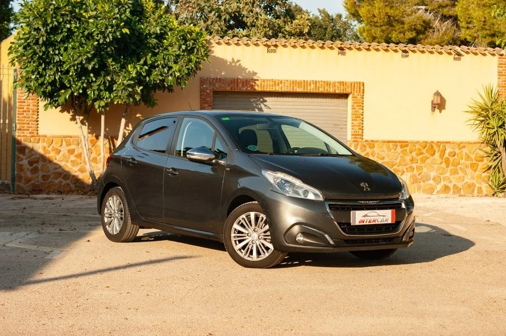 PEUGEOT 208 208 1.2 PureTech Style 82