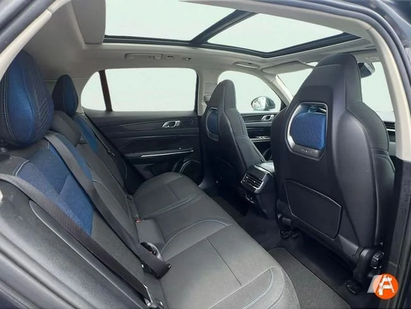 LYNK & CO 01 01 1.5T PHEV