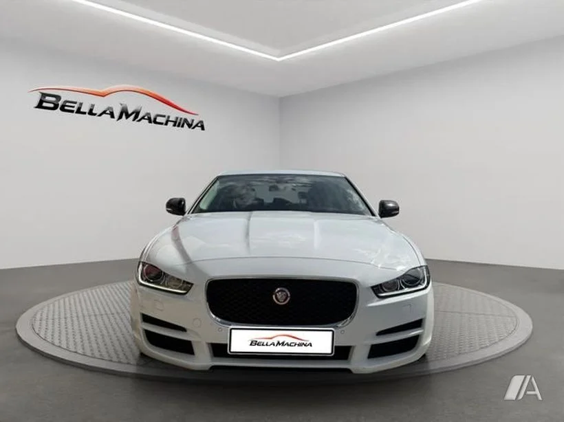 JAGUAR XE 2.0D I4 132kW(180CV) RWD AT R-Dynamic SE