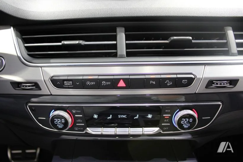 AUDI Q7 Q7 3.0TDI sport quattro tiptronic 200kW