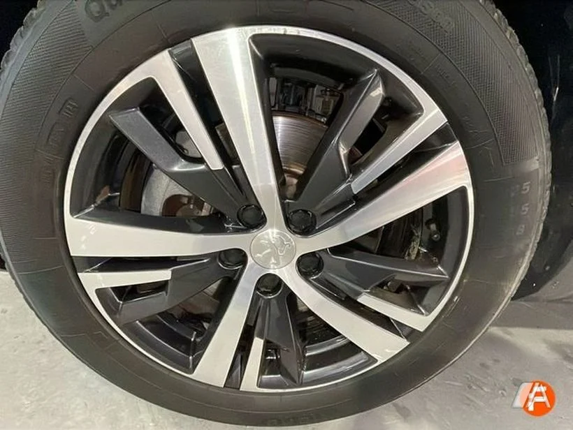 PEUGEOT 3008 225 e-EAT8 Allure