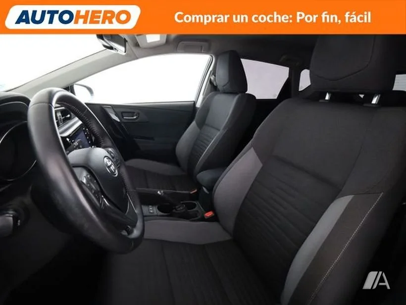 TOYOTA Auris Auris hybrid 140H Active