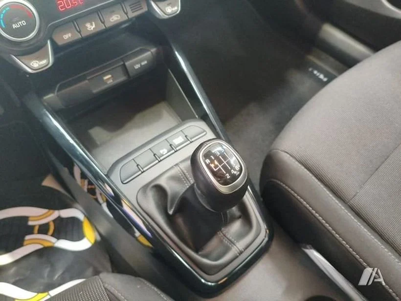 KIA Rio 1.0 T-GDi 88kW (120CV) MHEV iMT Drive