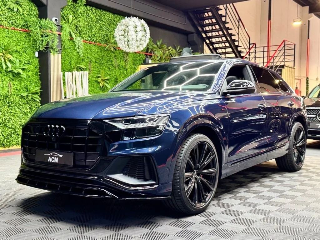 AUDI Q8 55 TFSI 250kW Black L quattro tiptronic