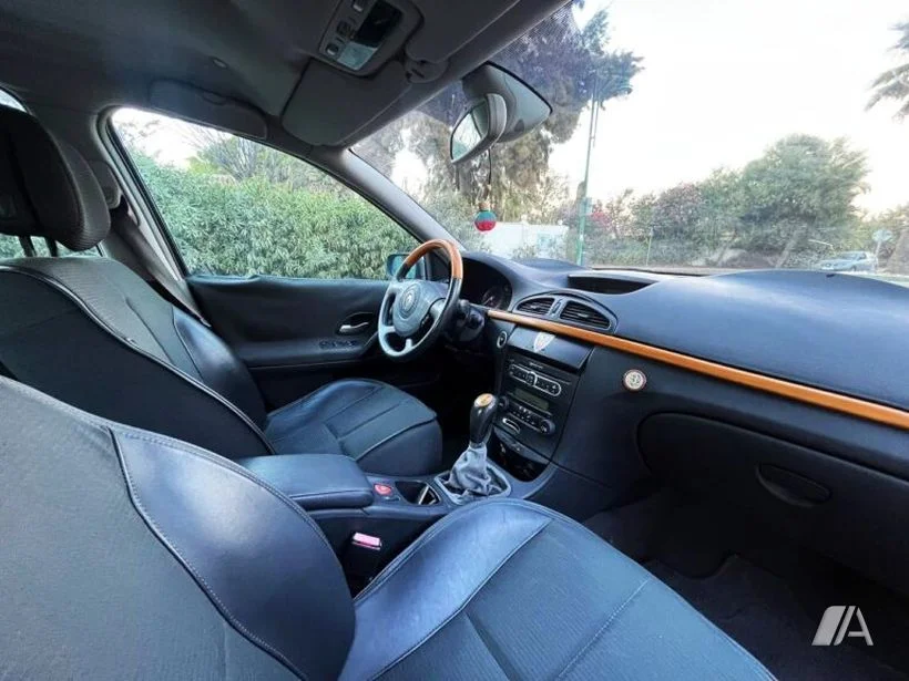 RENAULT Laguna Laguna 2.0 16v Privilege Aut.