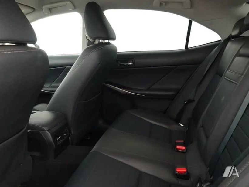 LEXUS IS IS 300h Executive