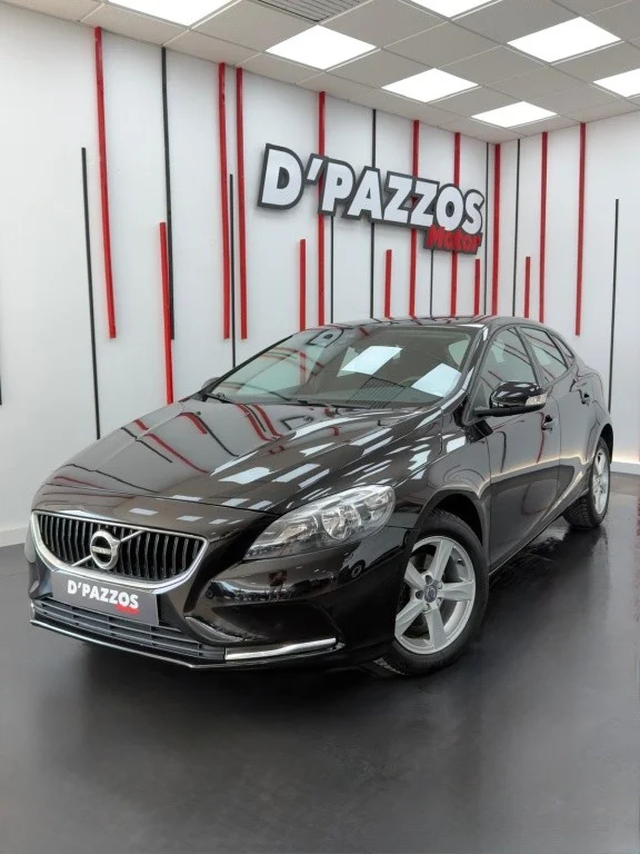 VOLVO V40 V40 D2 Momentum 120