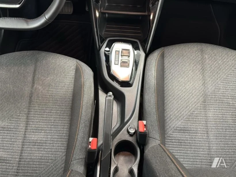 PEUGEOT 208 208 1.2 Hybrid Style e-DCS6 110