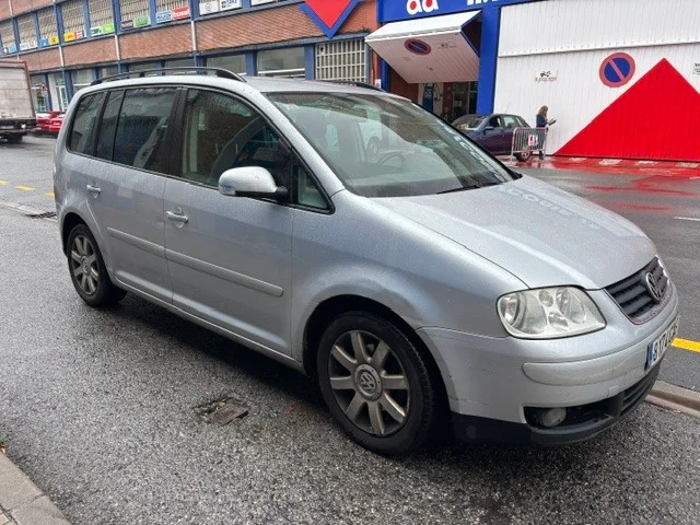 VOLKSWAGEN Touran Touran 2.0TDI Highline DSG