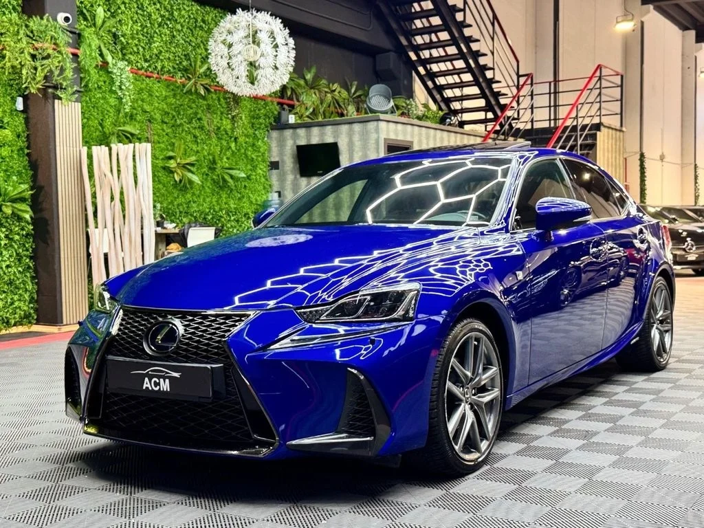 LEXUS IS IS 300h F-Sport Cuero
