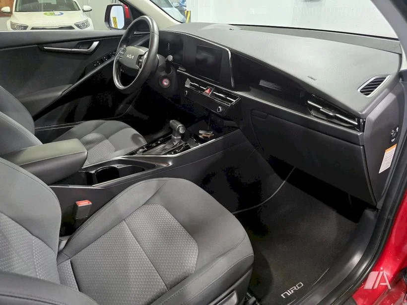 KIA Niro 1.6 GDi HEV 104kW (141CV) Concept