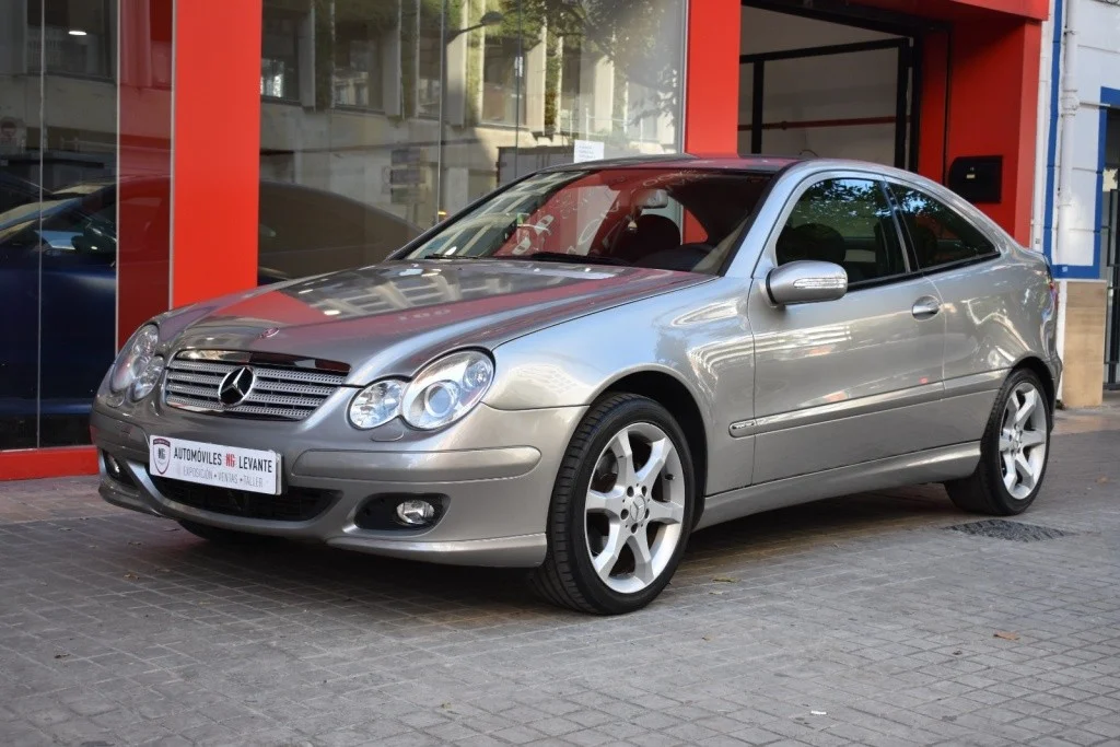MERCEDES-BENZ Clase C MERCEDES-BENZ Clase C Pequeño Automático de 3 Puertas