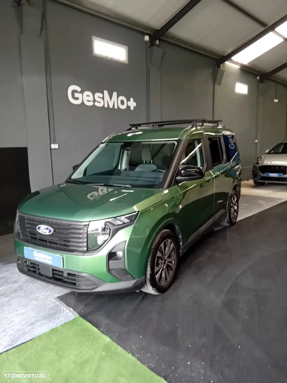 Ford Tourneo Courier 1.0 EcoBoost Titanium