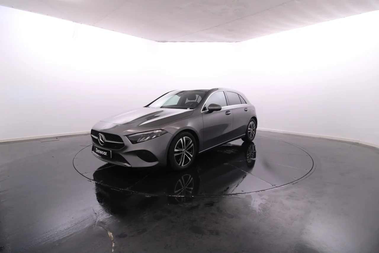 Mercedes-Benz Classe A - 200 d Progressive Advanced Cx. Aut. / Vidros Escurecidos