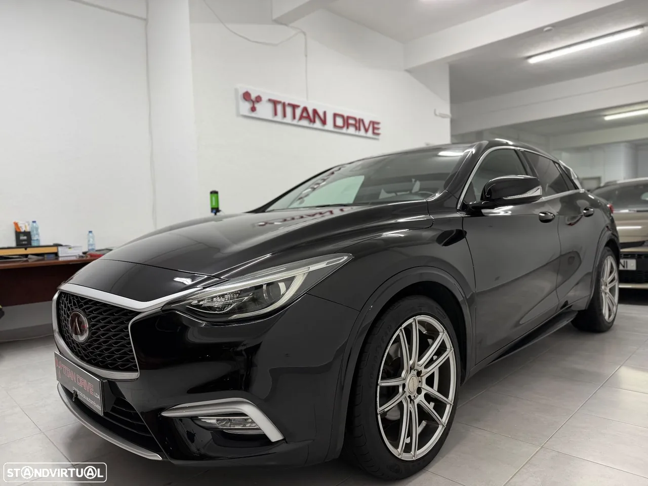 Infiniti Q30 1.5d DCT Business