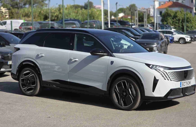 PEUGEOT - 5008 - e-5008 97 kWh Long Range GT