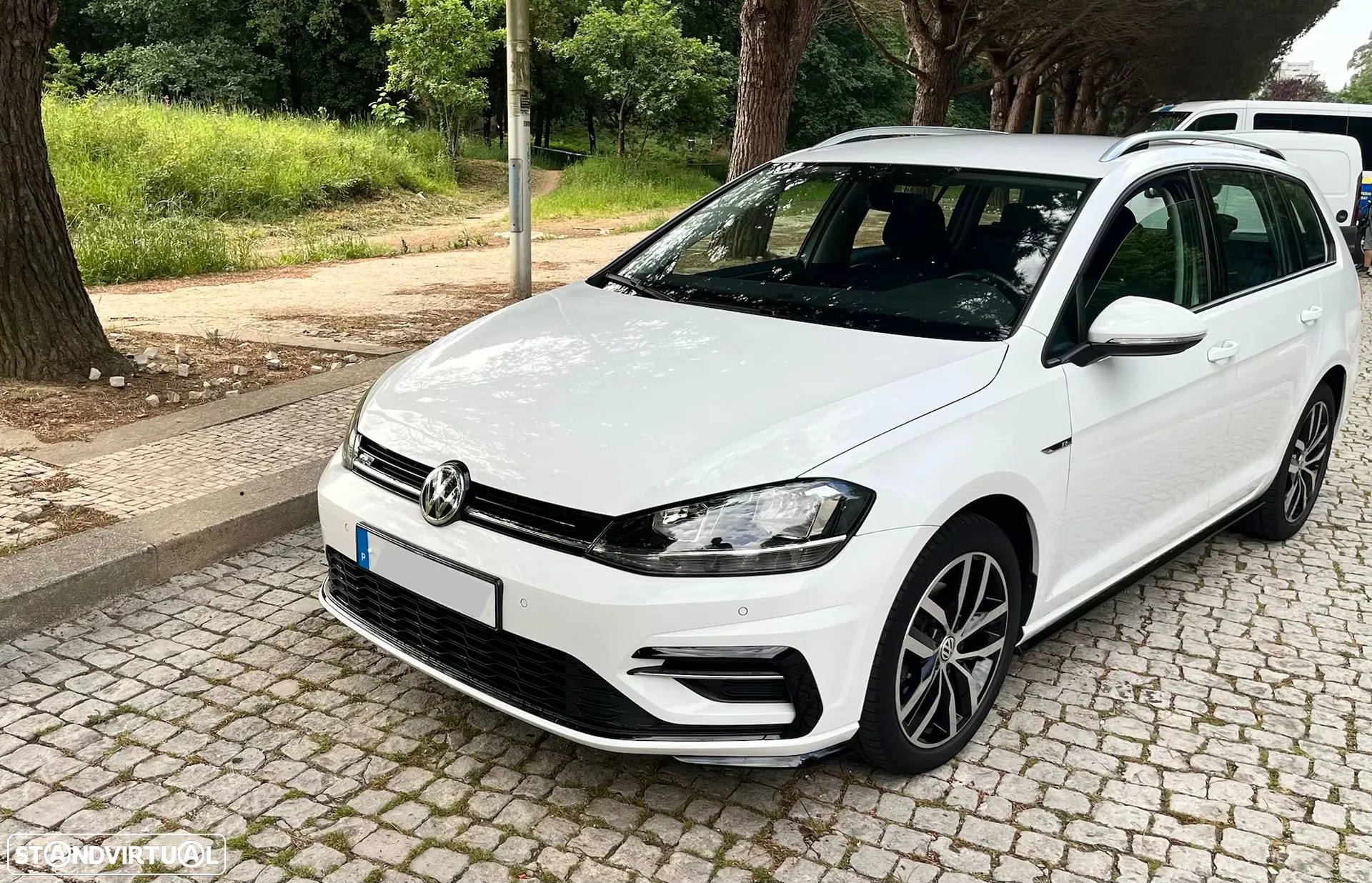 VW Golf Variant 1.6 TDi R-Line