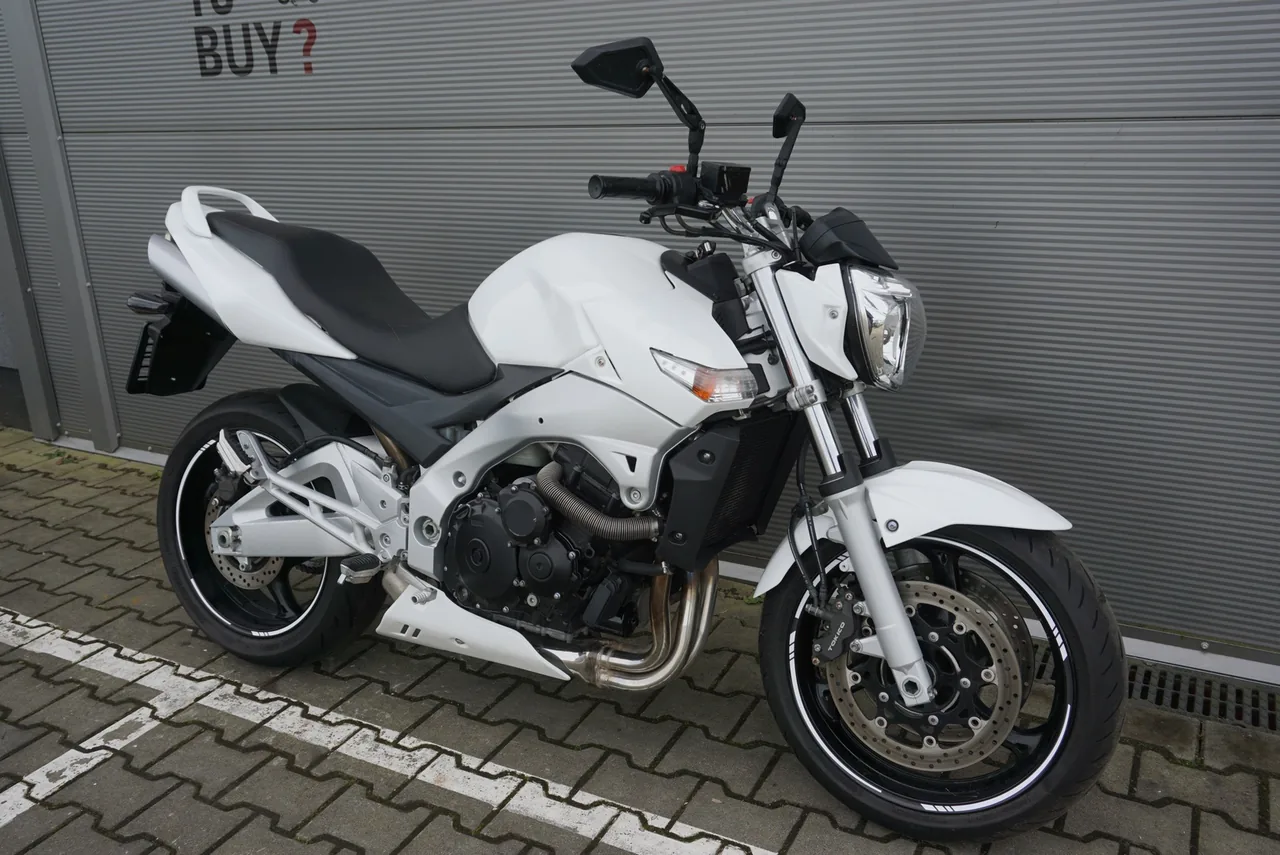 Suzuki GSR 600 GPR