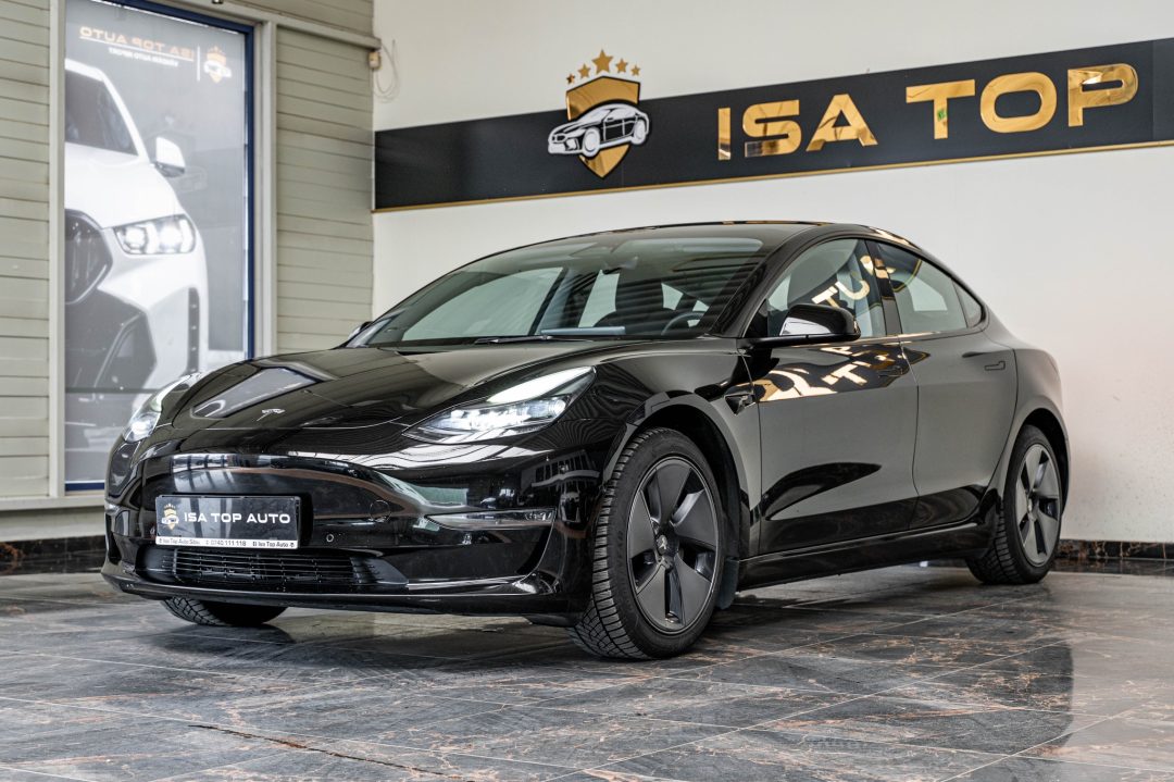 Tesla Model 2022