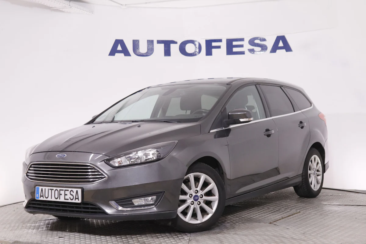 Ford Focus 1.5 TDCI BLACK RED 120CV 5P # NAVY