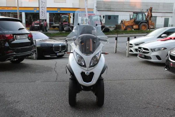 Piaggio MP3 Three Wheeler 250 2017 300 LT