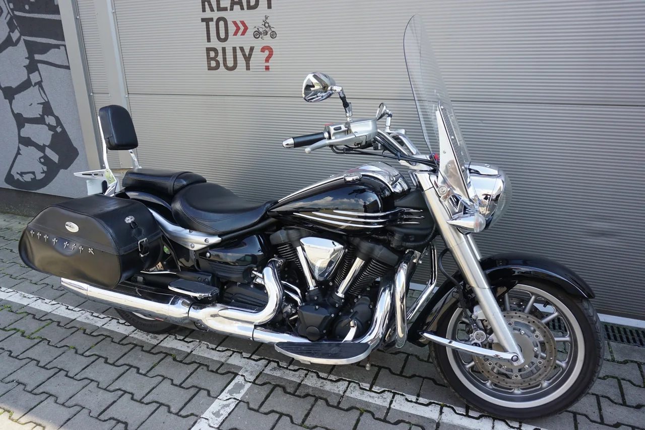 Yamaha XVS 1900 Midnight Star