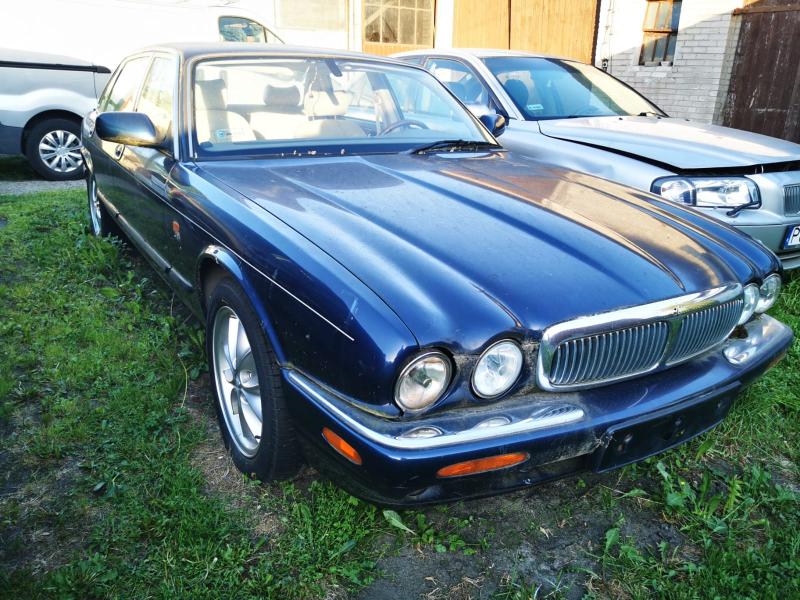 Jaguar XJ 2000