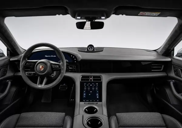 Porsche Taycan 2023 Turbo