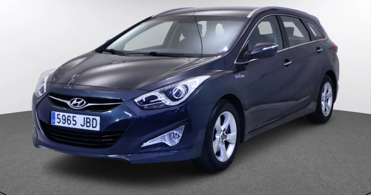 Hyundai I40 familiar 1.7 CRDI 136HP BLUEDRIVE TECNO XENON SKY 5P
