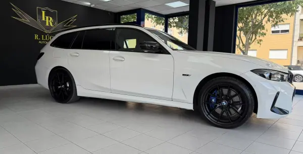 BMW 330 2022 e Pack Desportivo M Auto