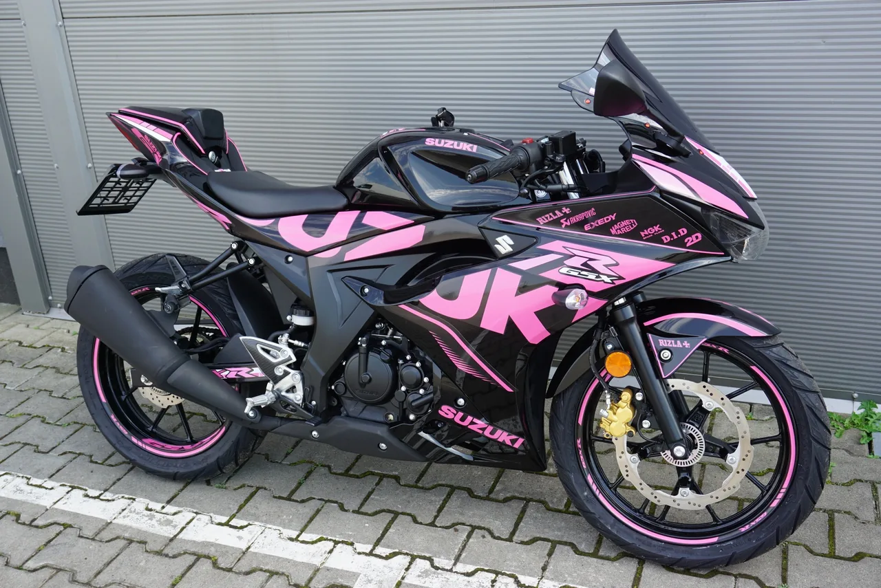 Suzuki GSX-R 125 GSXR PINK