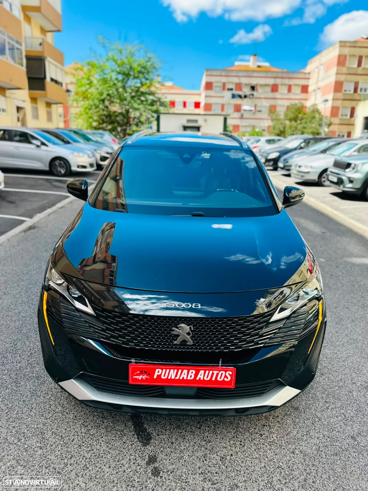 Peugeot E-5008