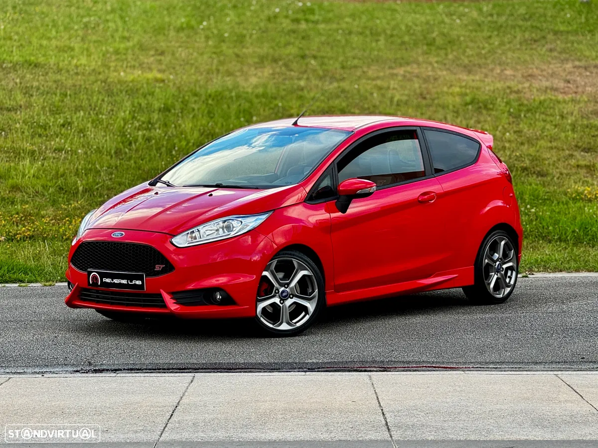 Ford Fiesta 1.6 EcoBoost c/ Pack Pele Desportiva ST