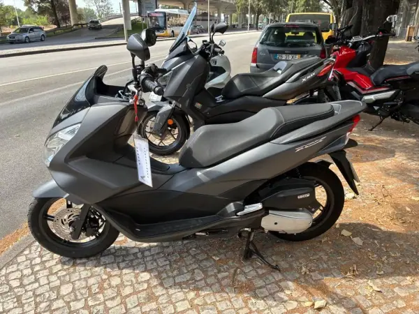 Honda PCX 125 2016 .