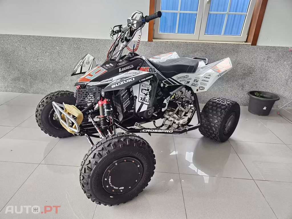 Suzuki LT-R S