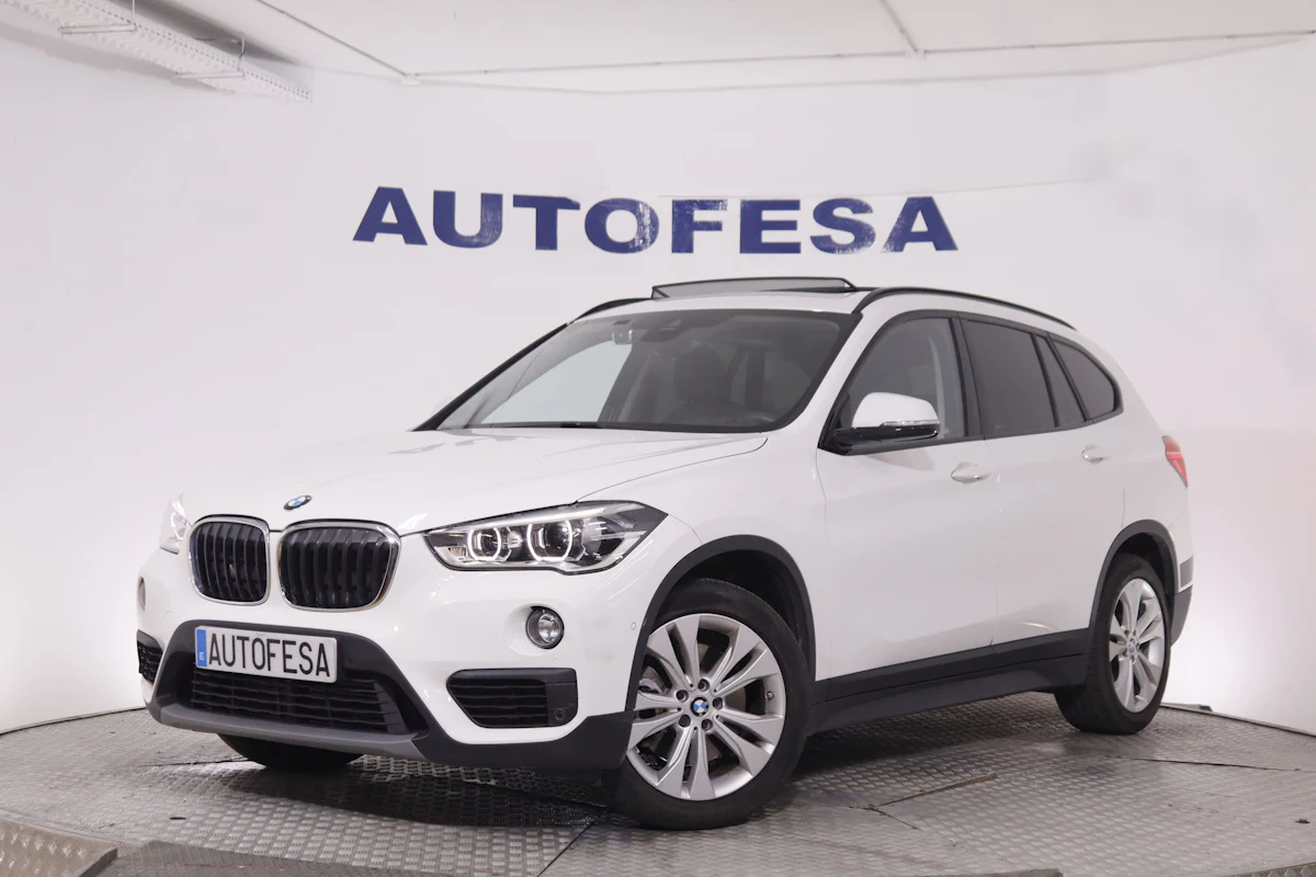BMW X1 XDRIVE 25I AUTO XDRIVE 231CV 5P # TECHO PANORAMICO ELECTRICO,NAVY,PARKTRONIC